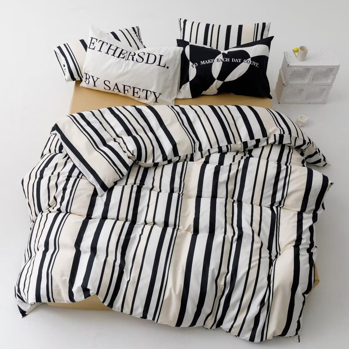 KAREVER White Fluffy Comforter Set Cal King Women Soft Durable Beddig Comforter Set MenLightweight Breathable California King