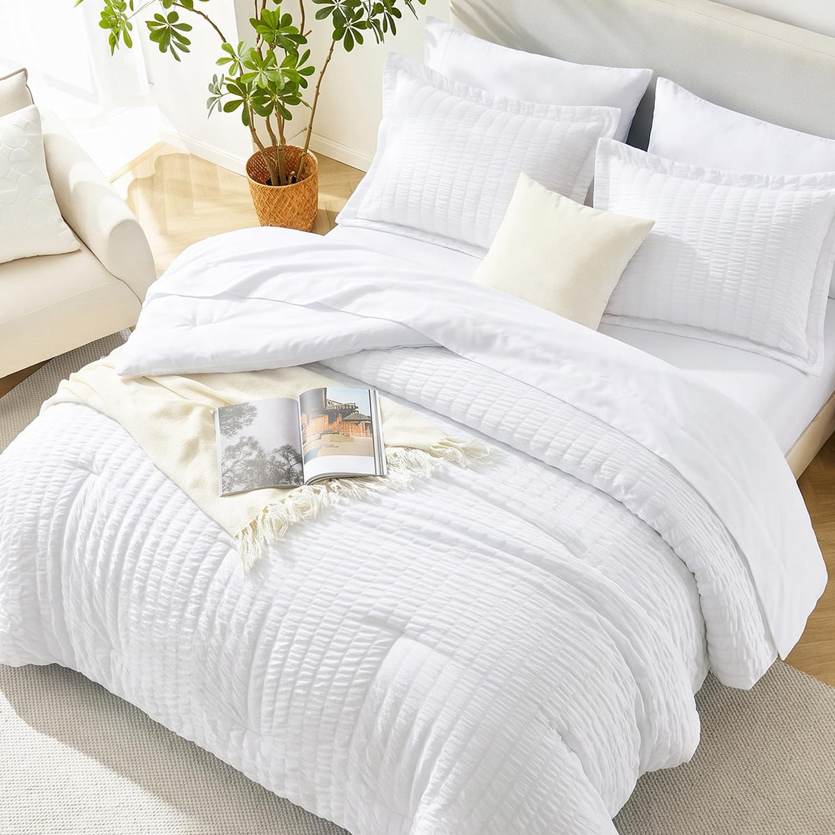 HIMEET Queen Comforter Set, 7-Piece Seersucker Bed in a Bag, Beige
