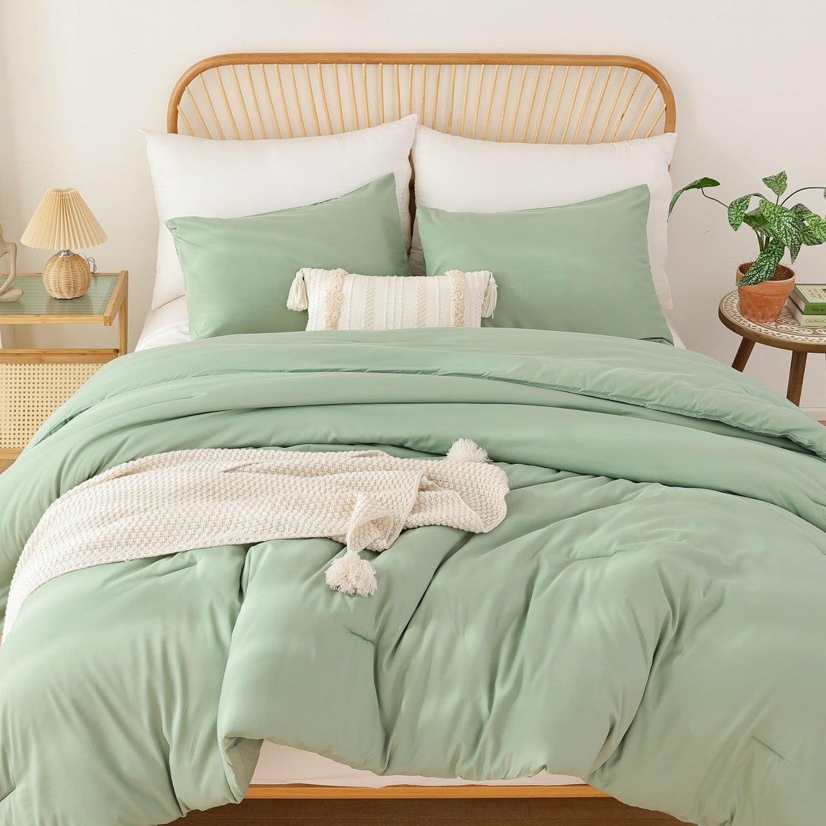 ROSGONIA Queen Comforter Set Olive Green, 3pcs Bedding Sets Queen (1 Boho Olive Comforter & 2 Pillowcases), All Season Lightweight Blanket Quilt