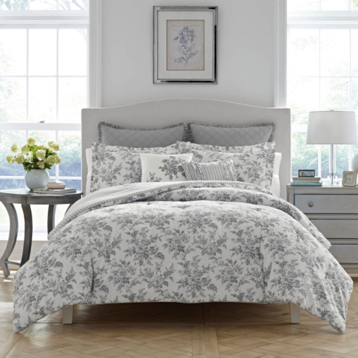 Laura Ashley – Queen Comforter Set, Cotton Bedding with Matching Shams & Bonus Decorative Pillows, Medium Weight, Floral Bedroom Decor, 7-Piece, College Dorm Room Essentials (Nora Blue)