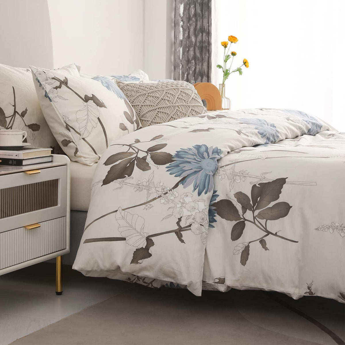 SLEEPBELLA Comforter Queen Size, 600 Thread Count Cotton Brown Branches and Blue Flowers Off-White Comforter Sets, Down Alternative Bedding Set 3Pcs(Queen, Off-White Botanical)