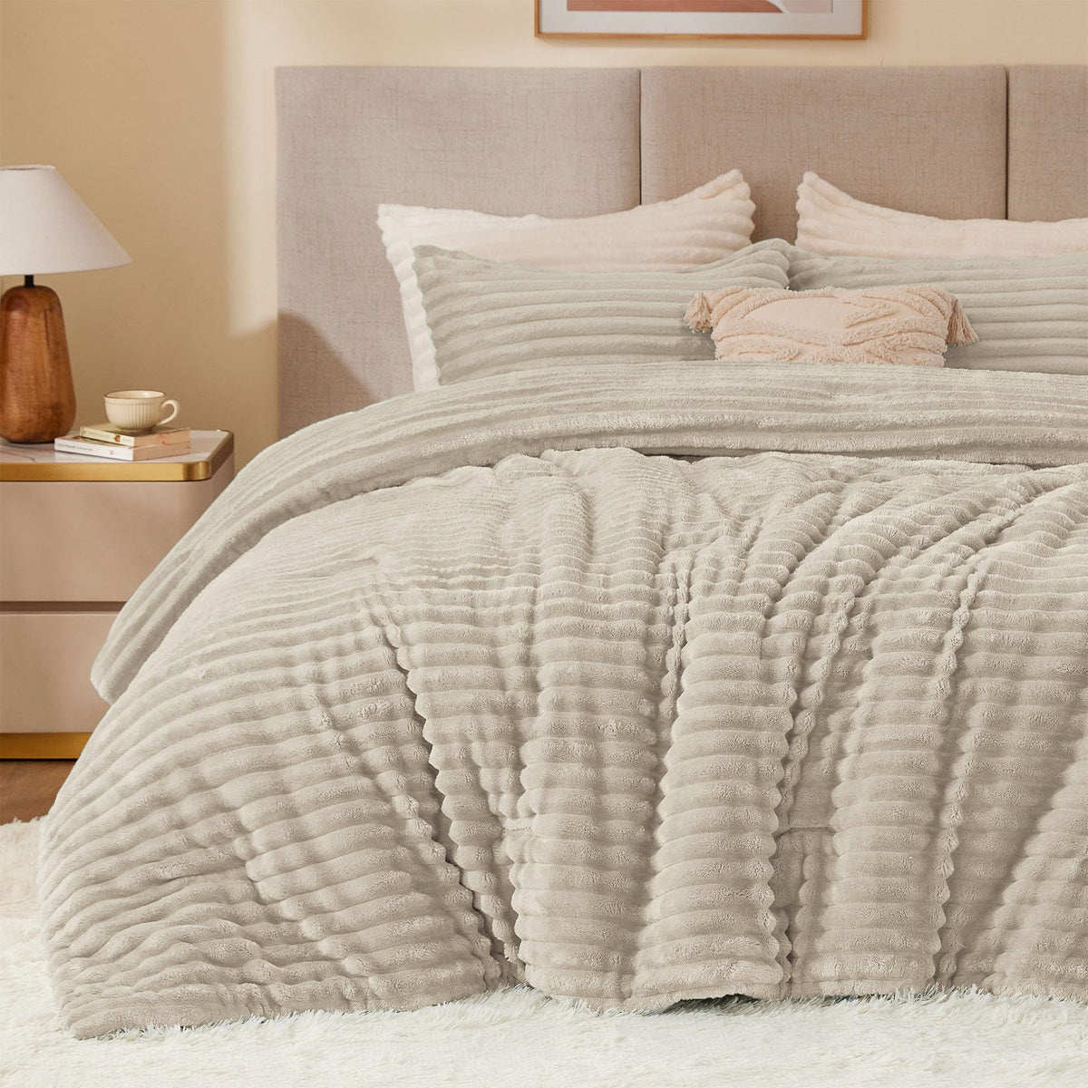 BEDELITE Fleece Queen Comforter Set, Fluffy Bed Set, Cream White