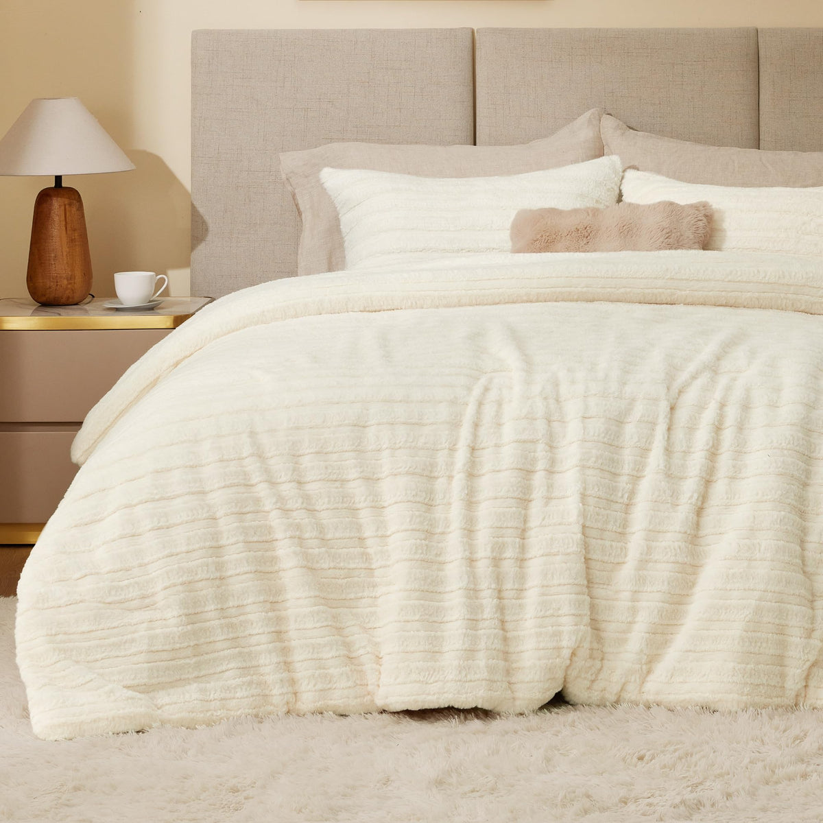 BEDELITE Fleece Queen Comforter Set, Fluffy Bed Set, Cream White