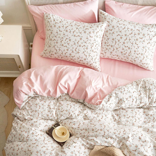 Wake In Cloud - Floral Comforter Set, Coquette Cottagecore Aesthetic Cute Flower Pattern for Women Teen Girls, Soft Lightweight Dorm Bedding, 3 Piece, Pink, Full Size