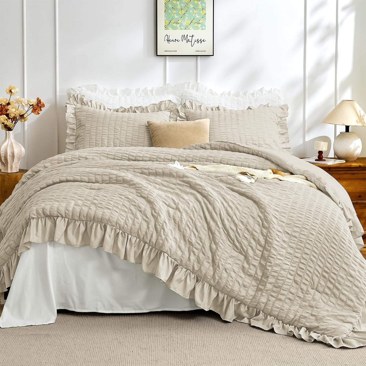 JOLLYVOGUE White Comforters Queen Size, 3 Pieces Ruffle Seersucker Queen Comforter Set for All Season, Lightweight Soft Shabby Chic Bedding Sets for Women（1 Comforter, 2 Pillowshams）