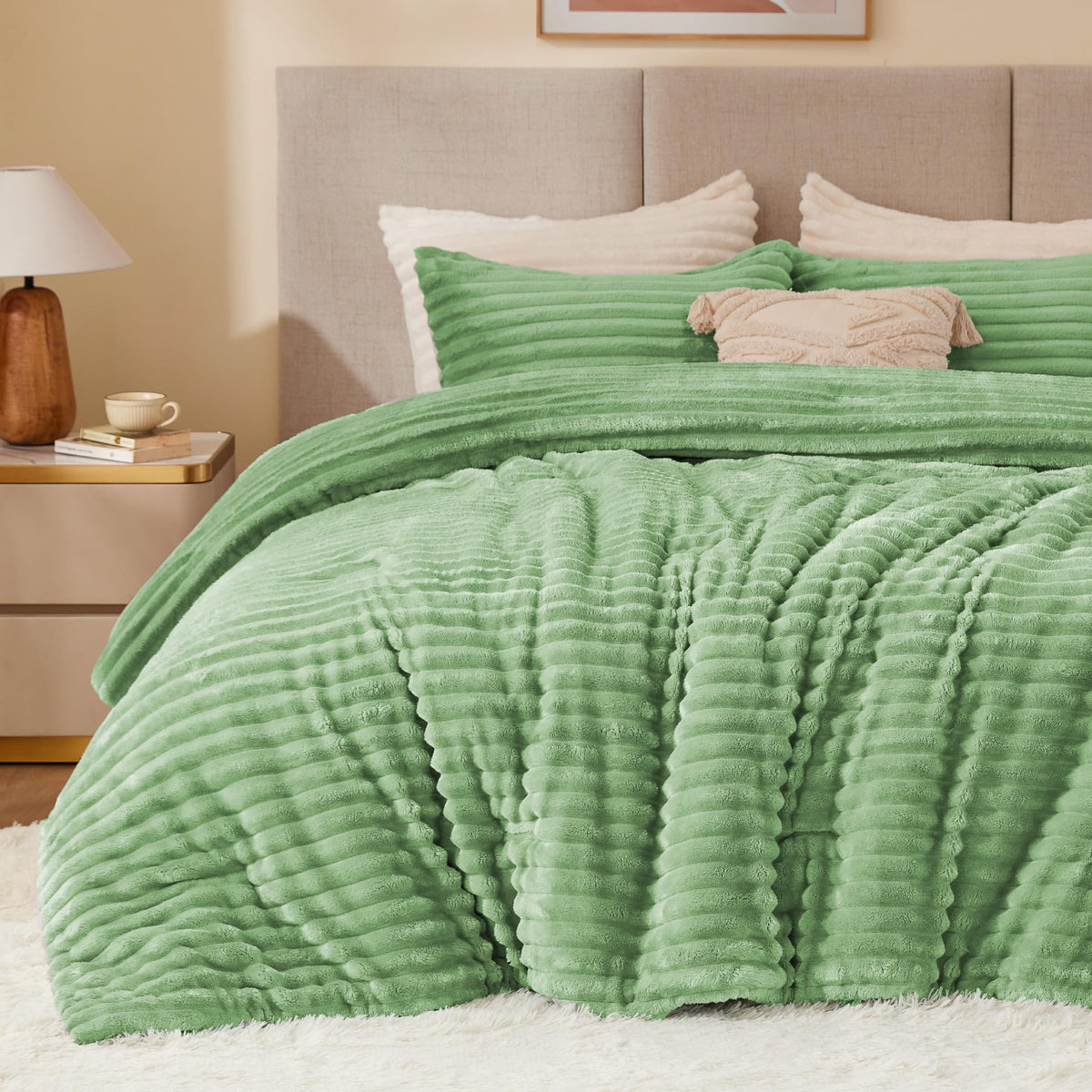 BEDELITE Fleece Queen Comforter Set, Fluffy Bed Set, Cream White