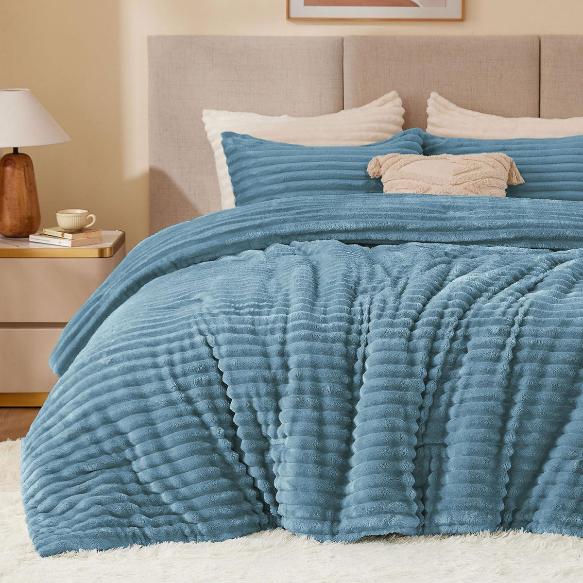 BEDELITE Fleece Queen Comforter Set, Fluffy Bed Set, Cream White