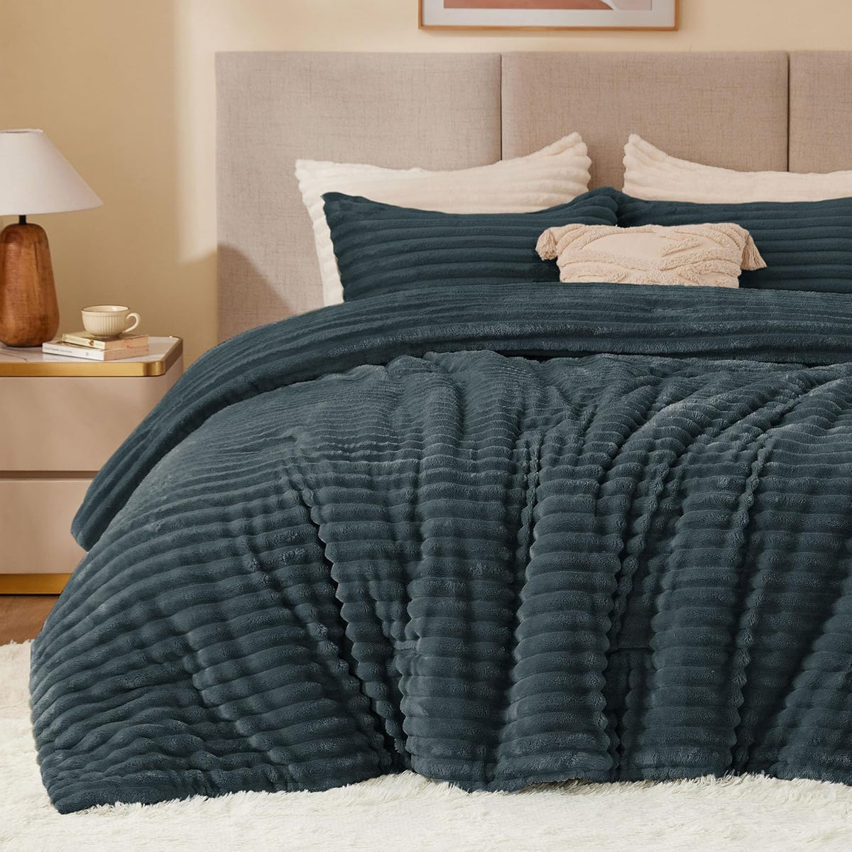 BEDELITE Fleece Queen Comforter Set, Fluffy Bed Set, Cream White