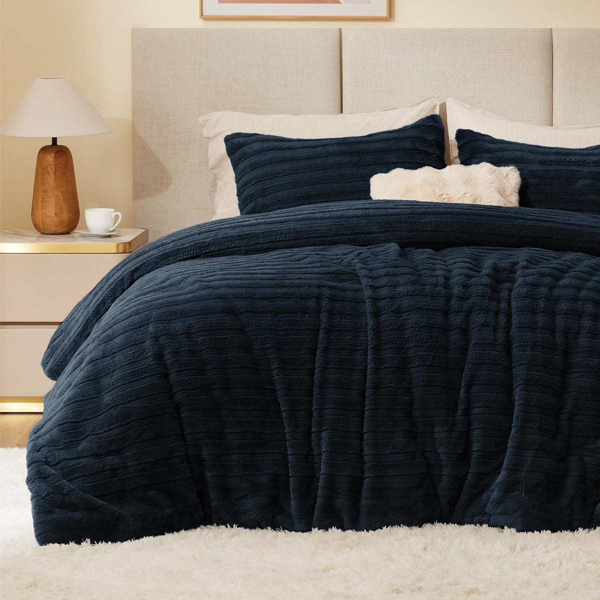 BEDELITE Fleece Queen Comforter Set, Fluffy Bed Set, Cream White
