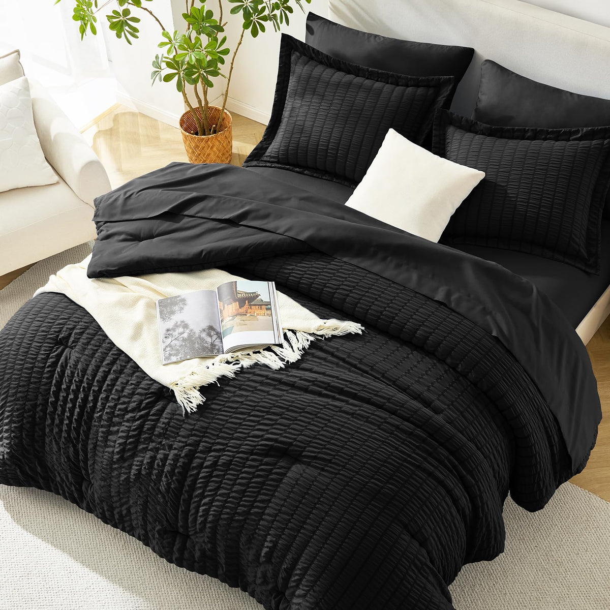 HIMEET Queen Comforter Set, 7-Piece Seersucker Bed in a Bag, Beige