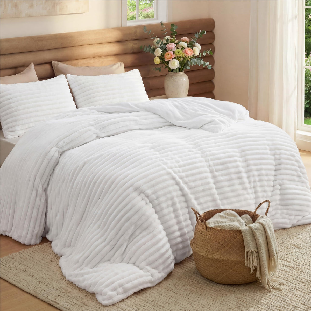 Bedsure Large Queen Fluffy Comforter Set, Cozy Fleece Cream White Bedding