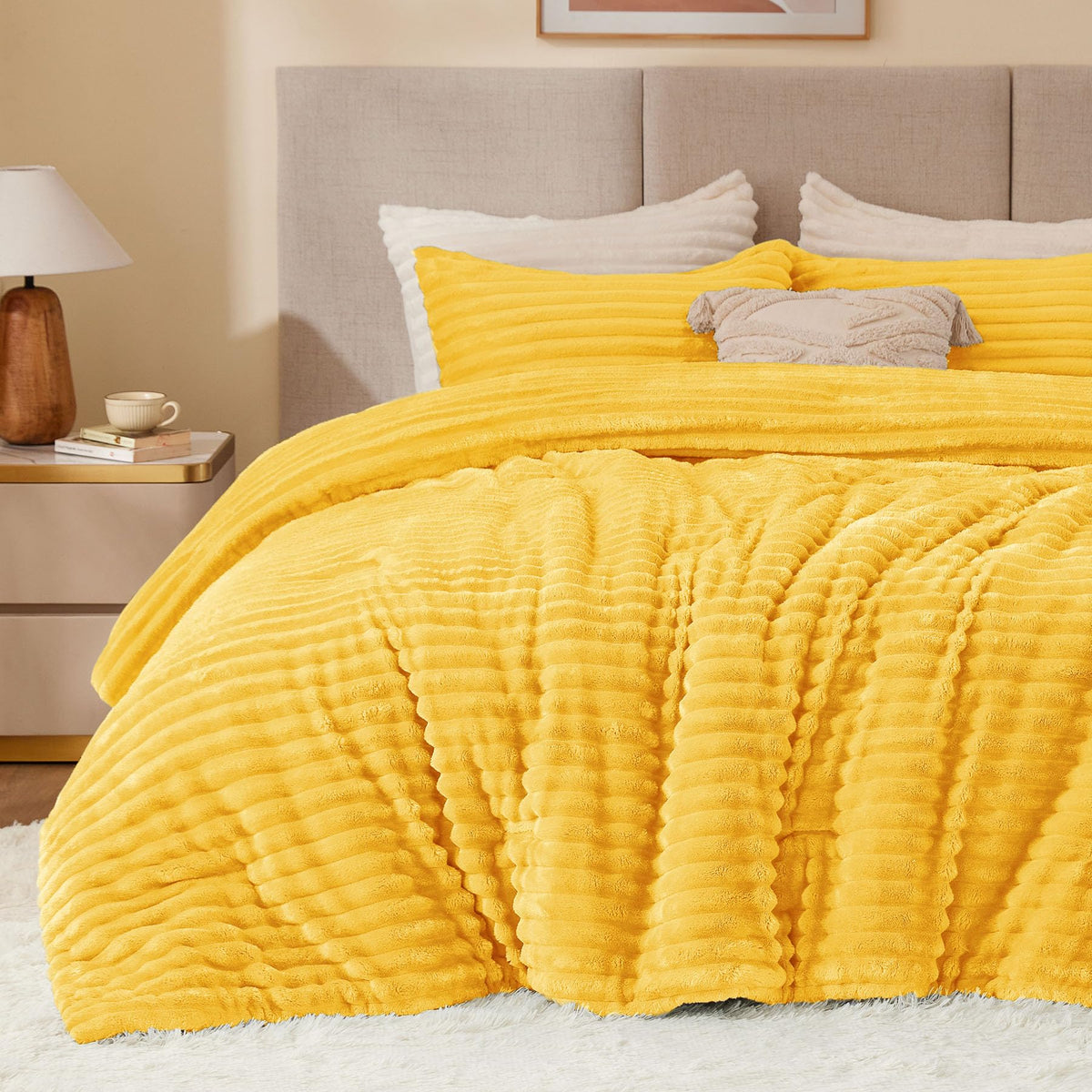 BEDELITE Fleece Queen Comforter Set, Fluffy Bed Set, Cream White
