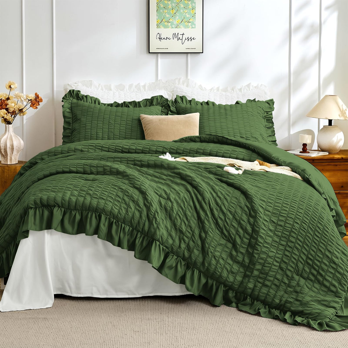 JOLLYVOGUE White Comforters Queen Size, 3 Pieces Ruffle Seersucker Queen Comforter Set for All Season, Lightweight Soft Shabby Chic Bedding Sets for Women（1 Comforter, 2 Pillowshams）