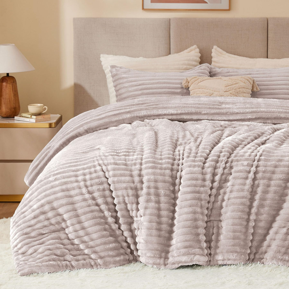 BEDELITE Fleece Queen Comforter Set, Fluffy Bed Set, Cream White