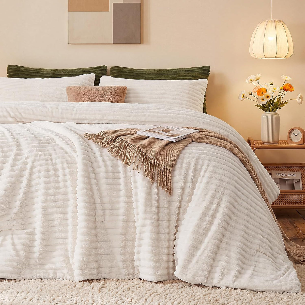 HYLEORY Fluffy Queen Comforter Set 3 Pieces - Fleece Fluffy Soft & Warm Plush Cream White Comforter Sets, Luxury Fuzzy Bedding Sets, All Season Heavy Bed Set Queen Size with 2 Pillowcases