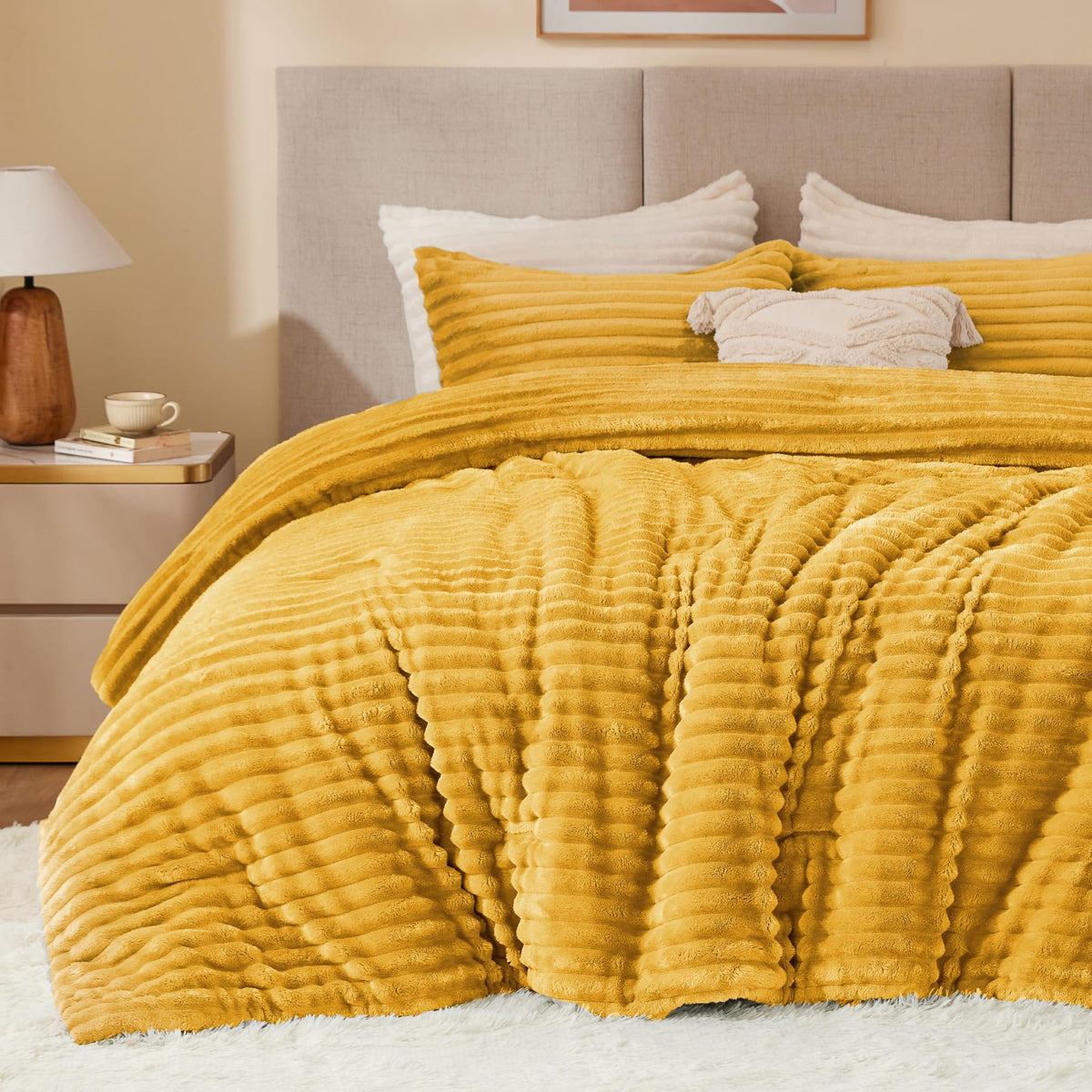 BEDELITE Fleece Queen Comforter Set, Fluffy Bed Set, Cream White