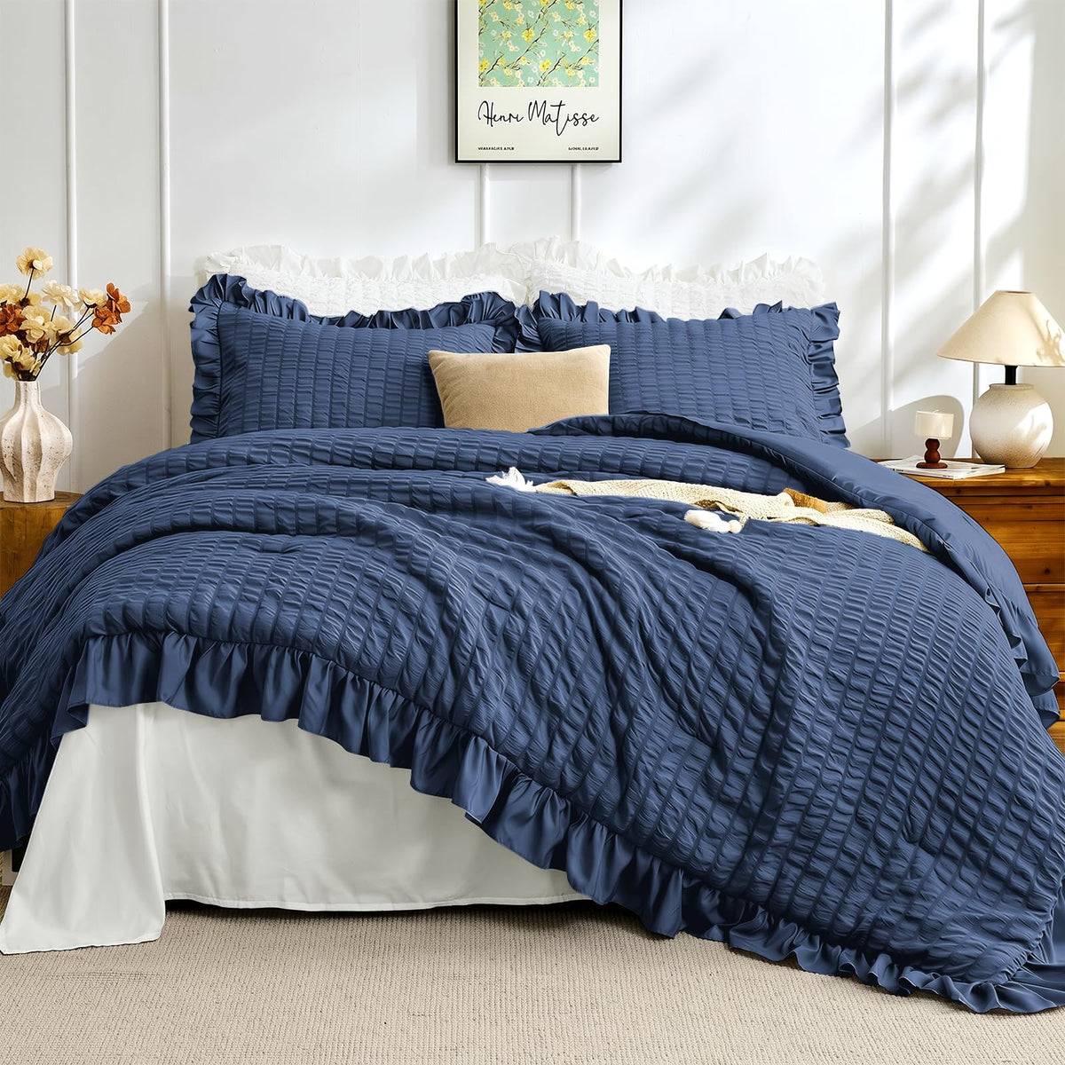 JOLLYVOGUE White Comforters Queen Size, 3 Pieces Ruffle Seersucker Queen Comforter Set for All Season, Lightweight Soft Shabby Chic Bedding Sets for Women（1 Comforter, 2 Pillowshams）