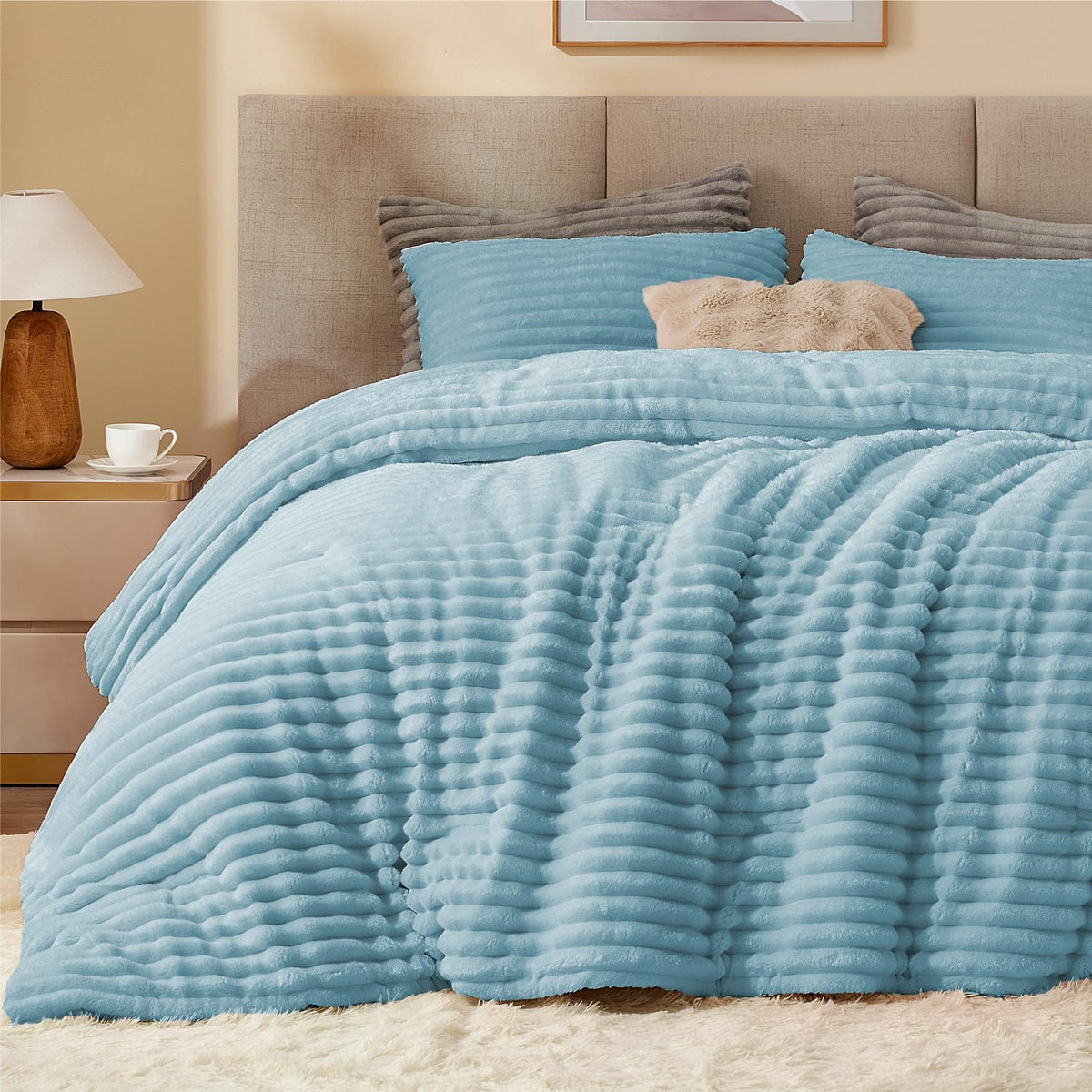 BEDELITE Fleece Queen Comforter Set, Fluffy Bed Set, Cream White