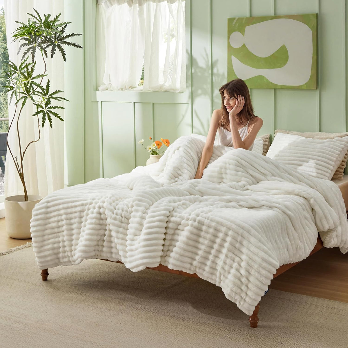Bedsure Large Queen Fluffy Comforter Set, Cozy Fleece Cream White Bedding
