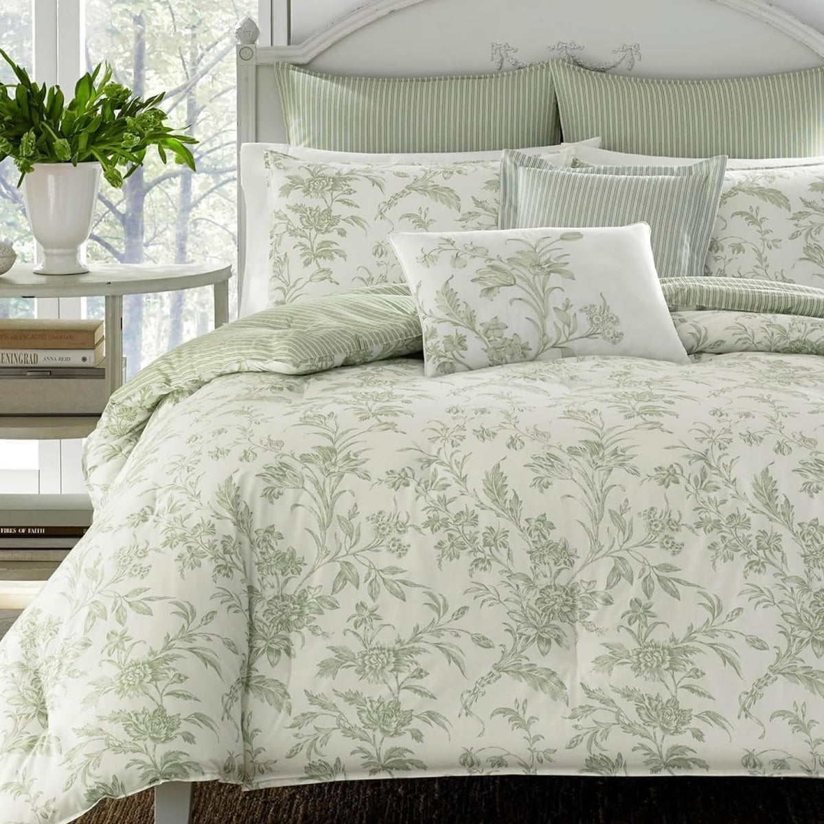Laura Ashley – Queen Comforter Set, Cotton Bedding with Matching Shams & Bonus Decorative Pillows, Medium Weight, Floral Bedroom Decor, 7-Piece, College Dorm Room Essentials (Nora Blue)