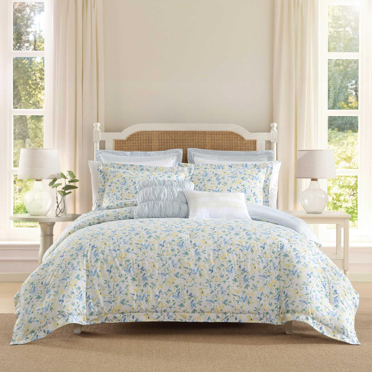 Laura Ashley – Queen Comforter Set, Cotton Bedding with Matching Shams & Bonus Decorative Pillows, Medium Weight, Floral Bedroom Decor, 7-Piece, College Dorm Room Essentials (Nora Blue)