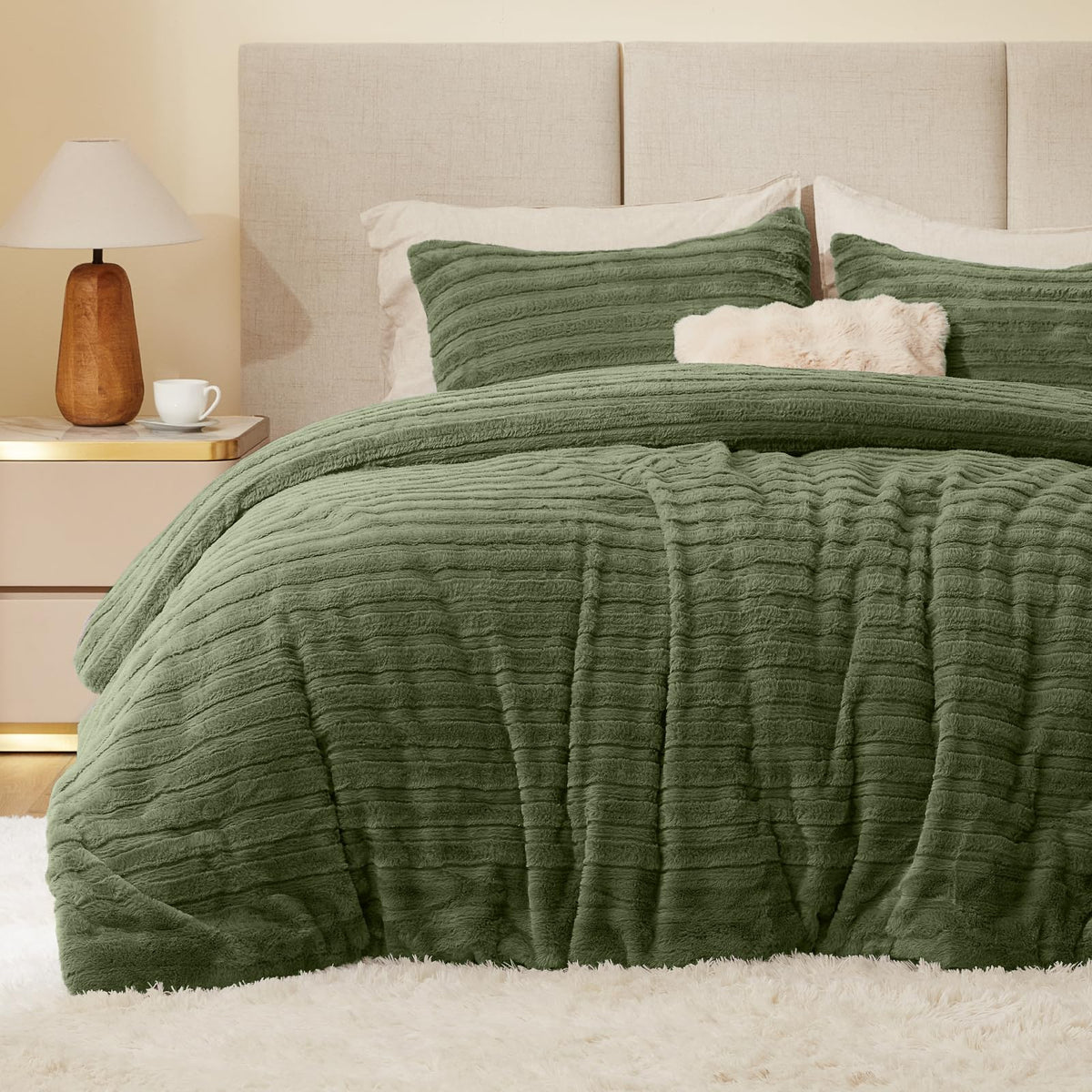 BEDELITE Fleece Queen Comforter Set, Fluffy Bed Set, Cream White