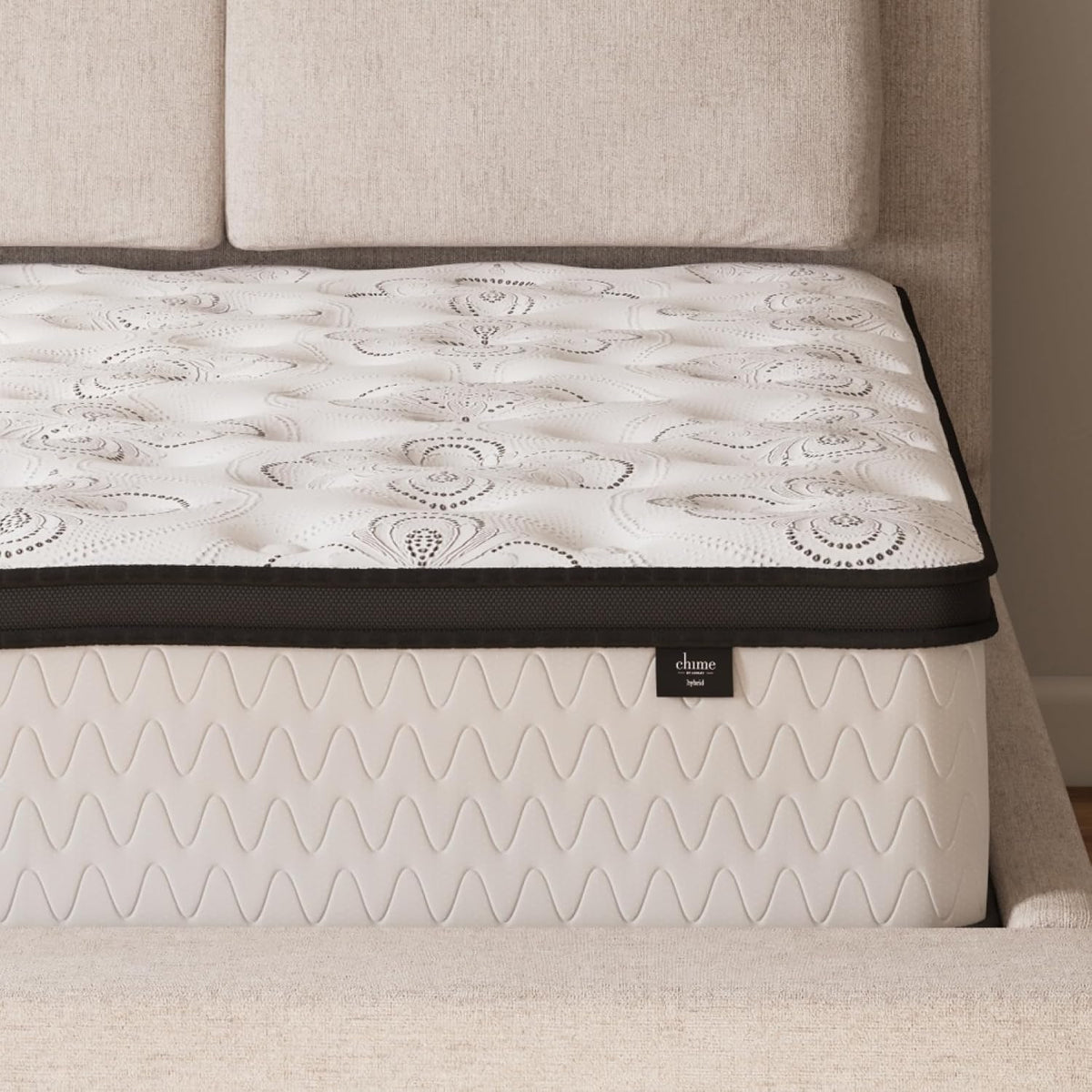 Signature Design by Ashley 12 Inch Hybrid King Mattress in a Box