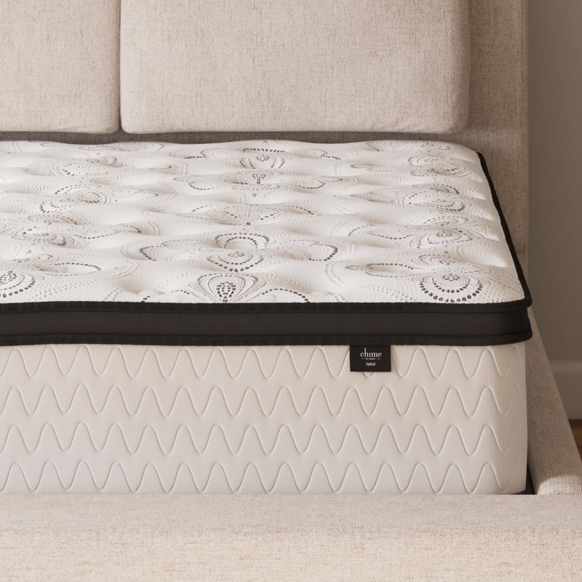 Signature Design by Ashley 12 Inch Hybrid King Mattress in a Box