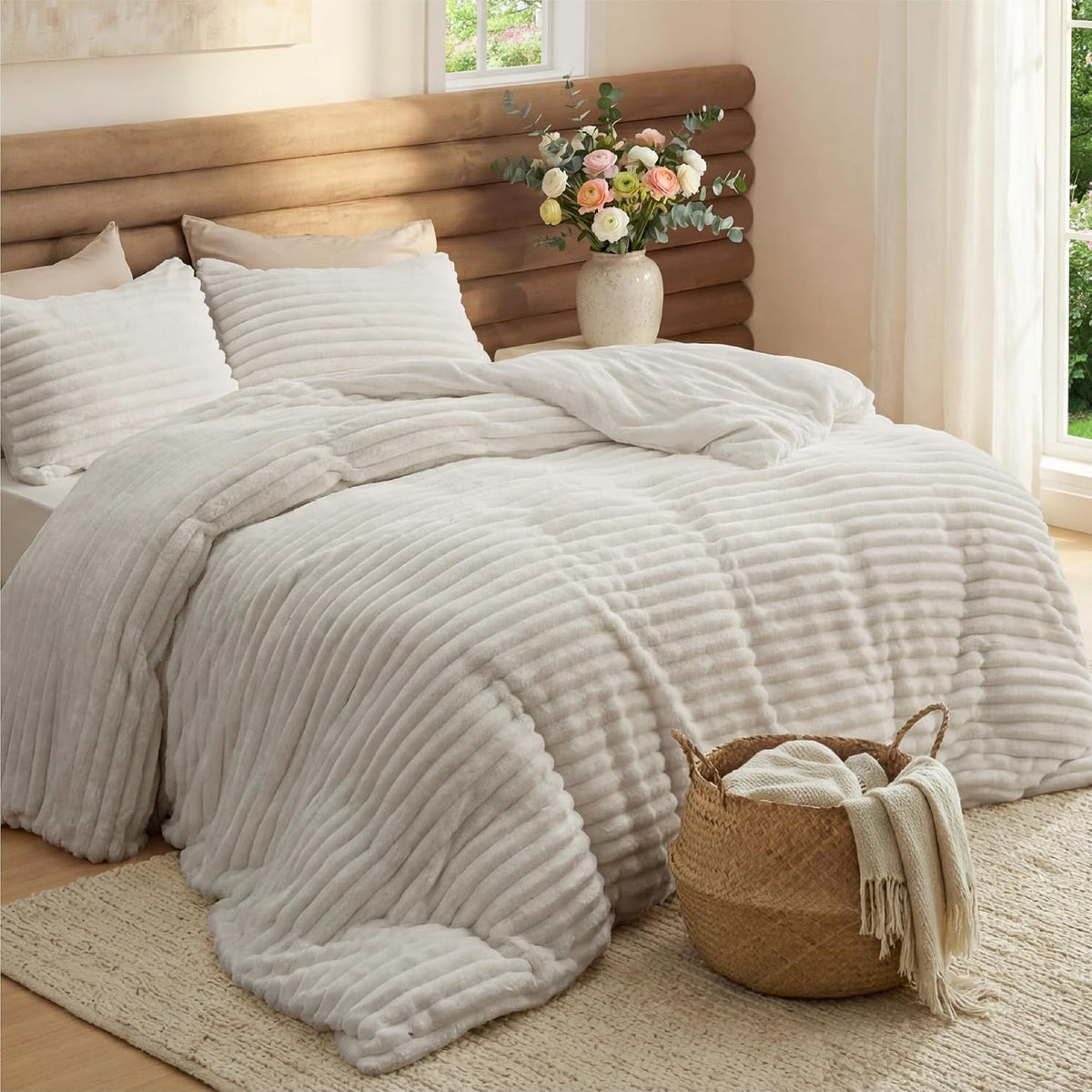 Bedsure Large Queen Fluffy Comforter Set, Cozy Fleece Cream White Bedding