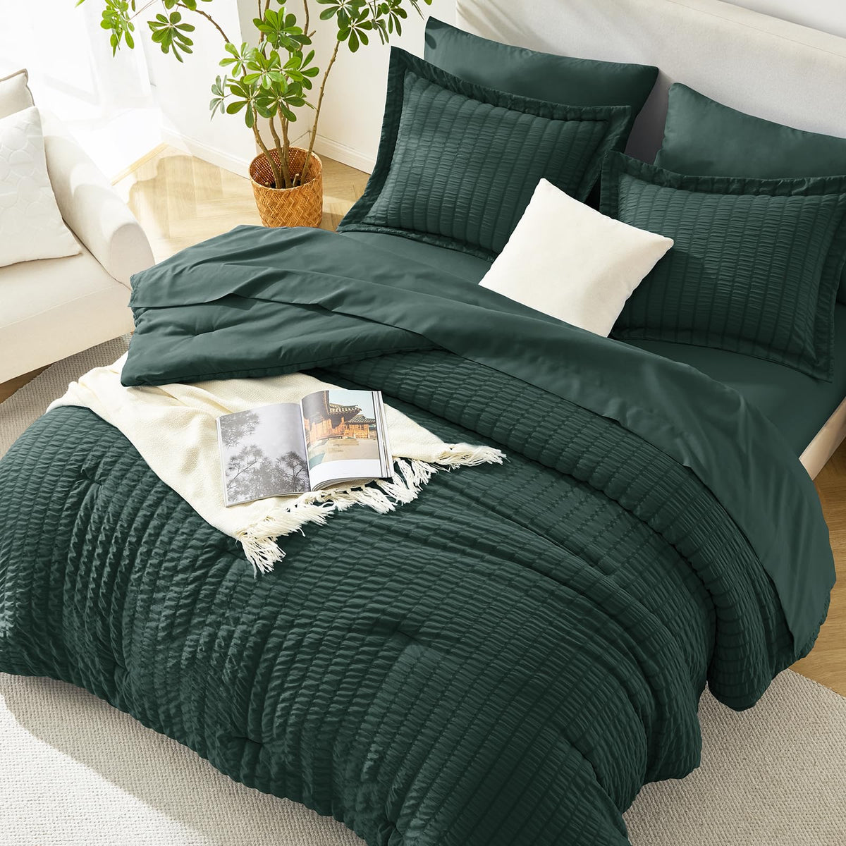 HIMEET Queen Comforter Set, 7-Piece Seersucker Bed in a Bag, Beige