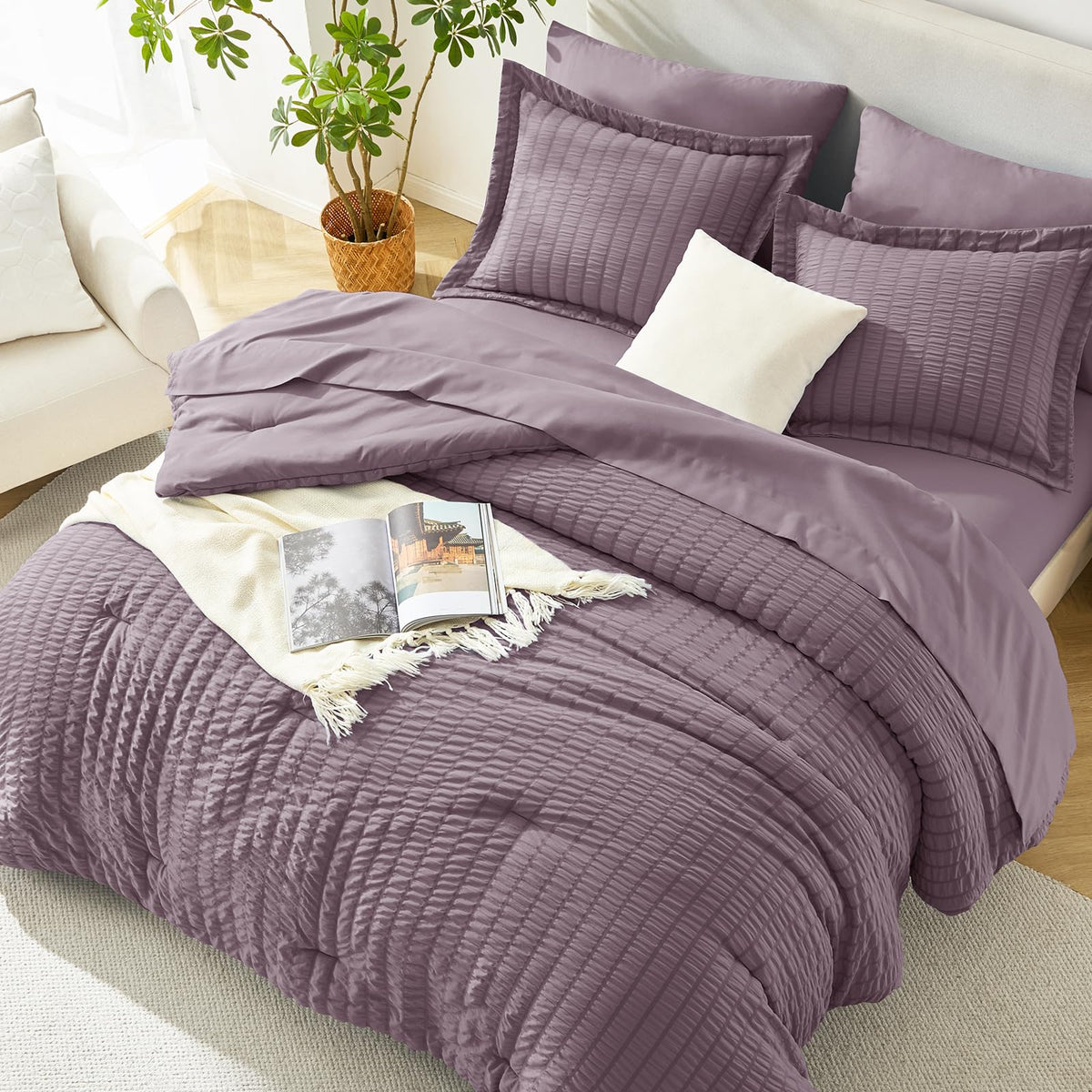 HIMEET Queen Comforter Set, 7-Piece Seersucker Bed in a Bag, Beige