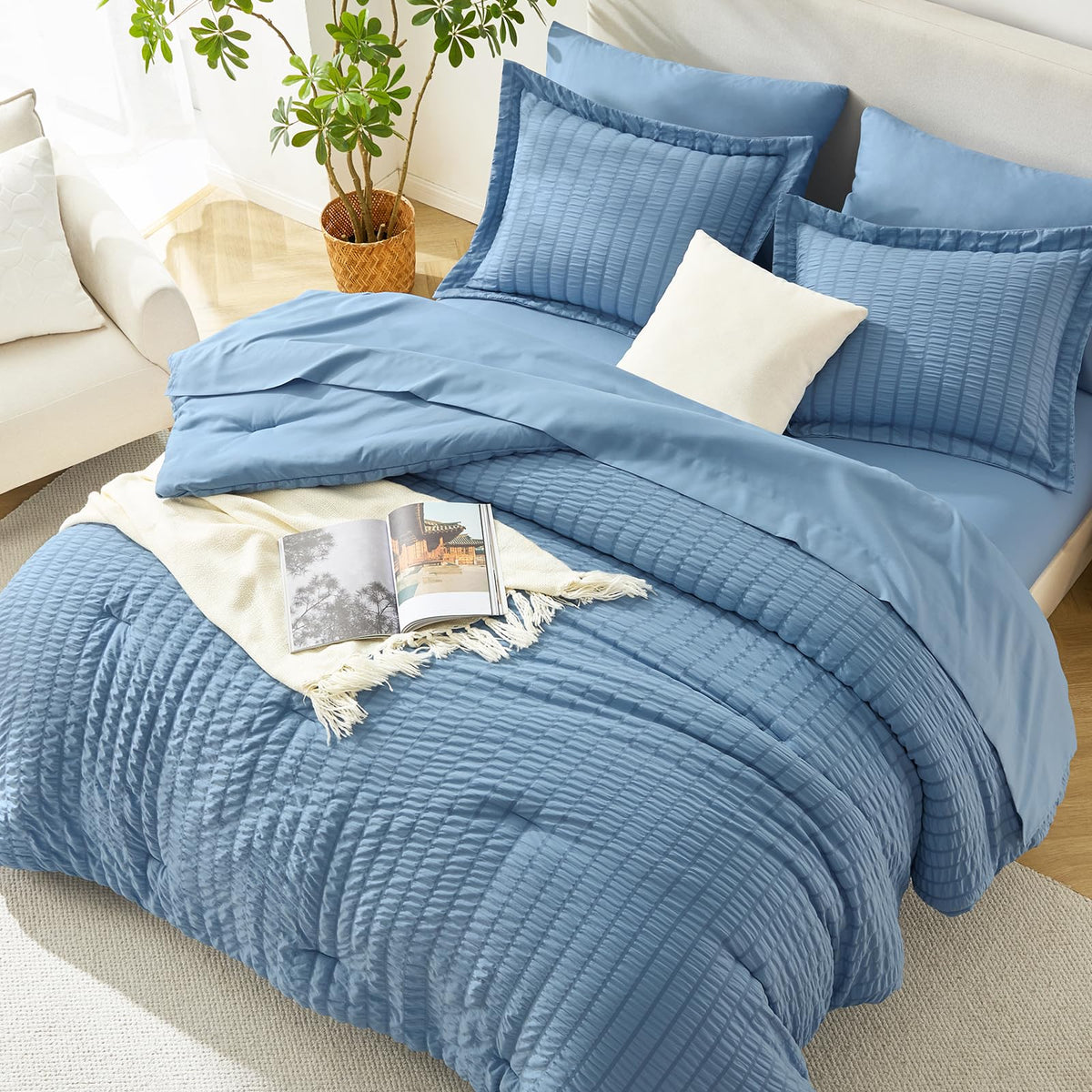 HIMEET Queen Comforter Set, 7-Piece Seersucker Bed in a Bag, Beige