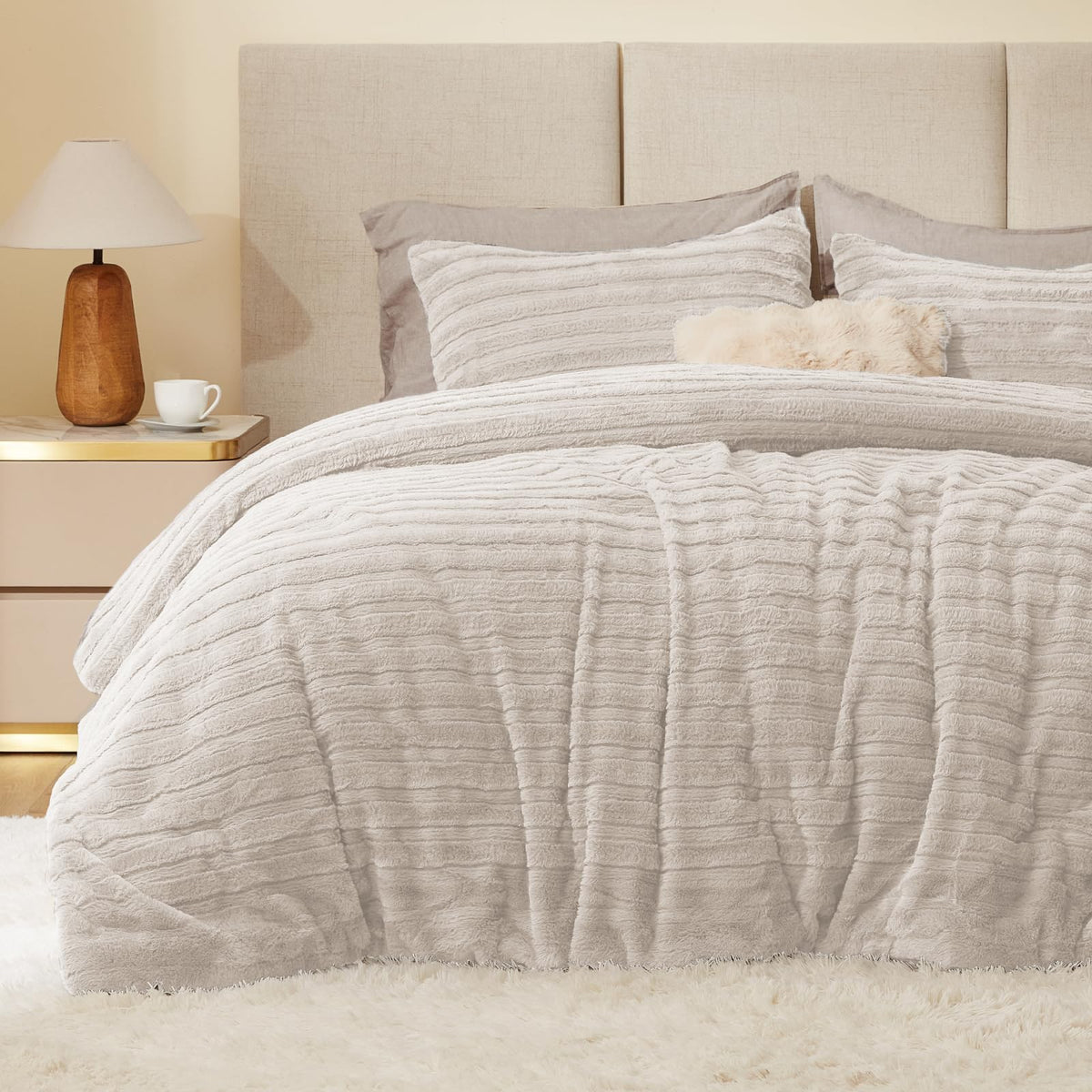 BEDELITE Fleece Queen Comforter Set, Fluffy Bed Set, Cream White