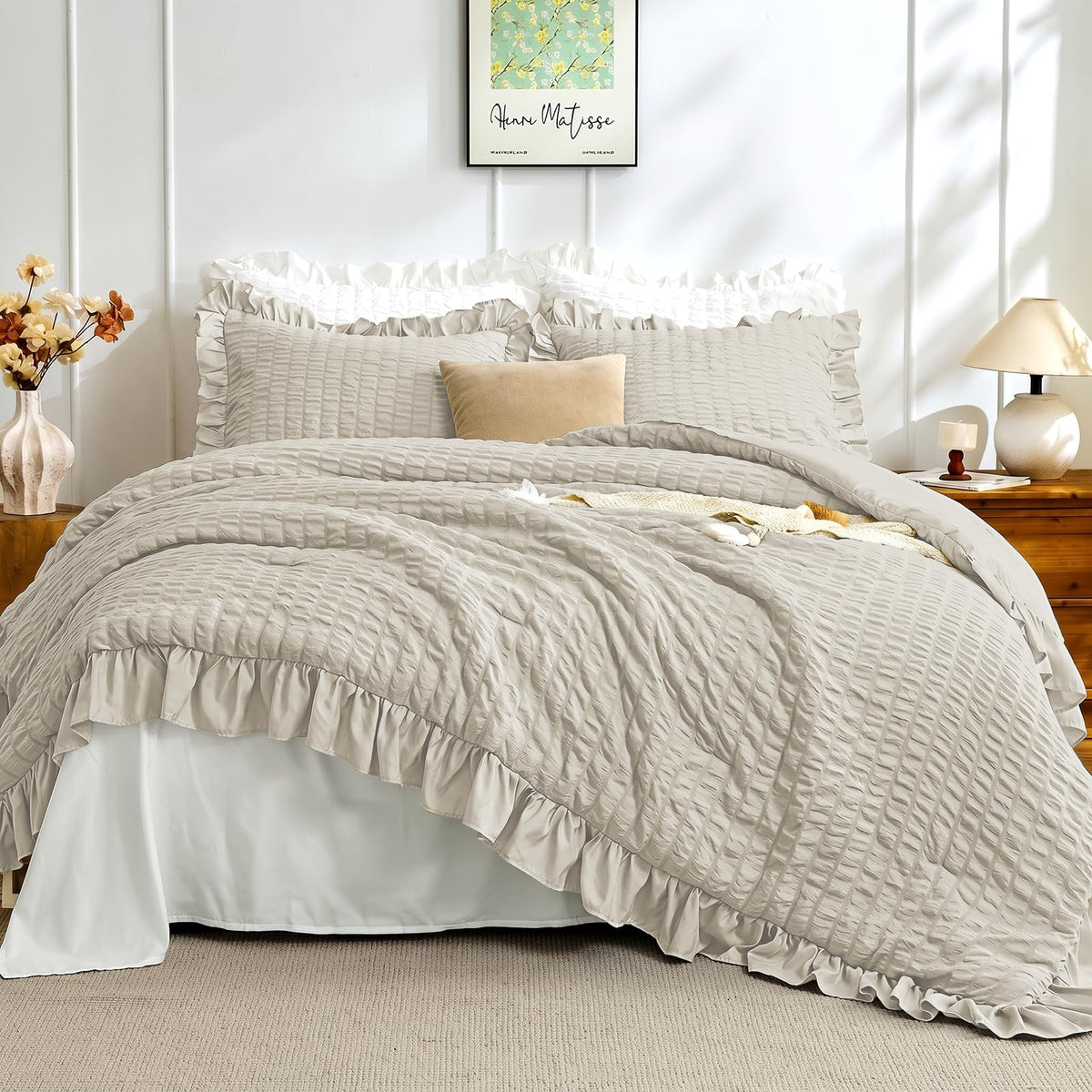 JOLLYVOGUE White Comforters Queen Size, 3 Pieces Ruffle Seersucker Queen Comforter Set for All Season, Lightweight Soft Shabby Chic Bedding Sets for Women（1 Comforter, 2 Pillowshams）