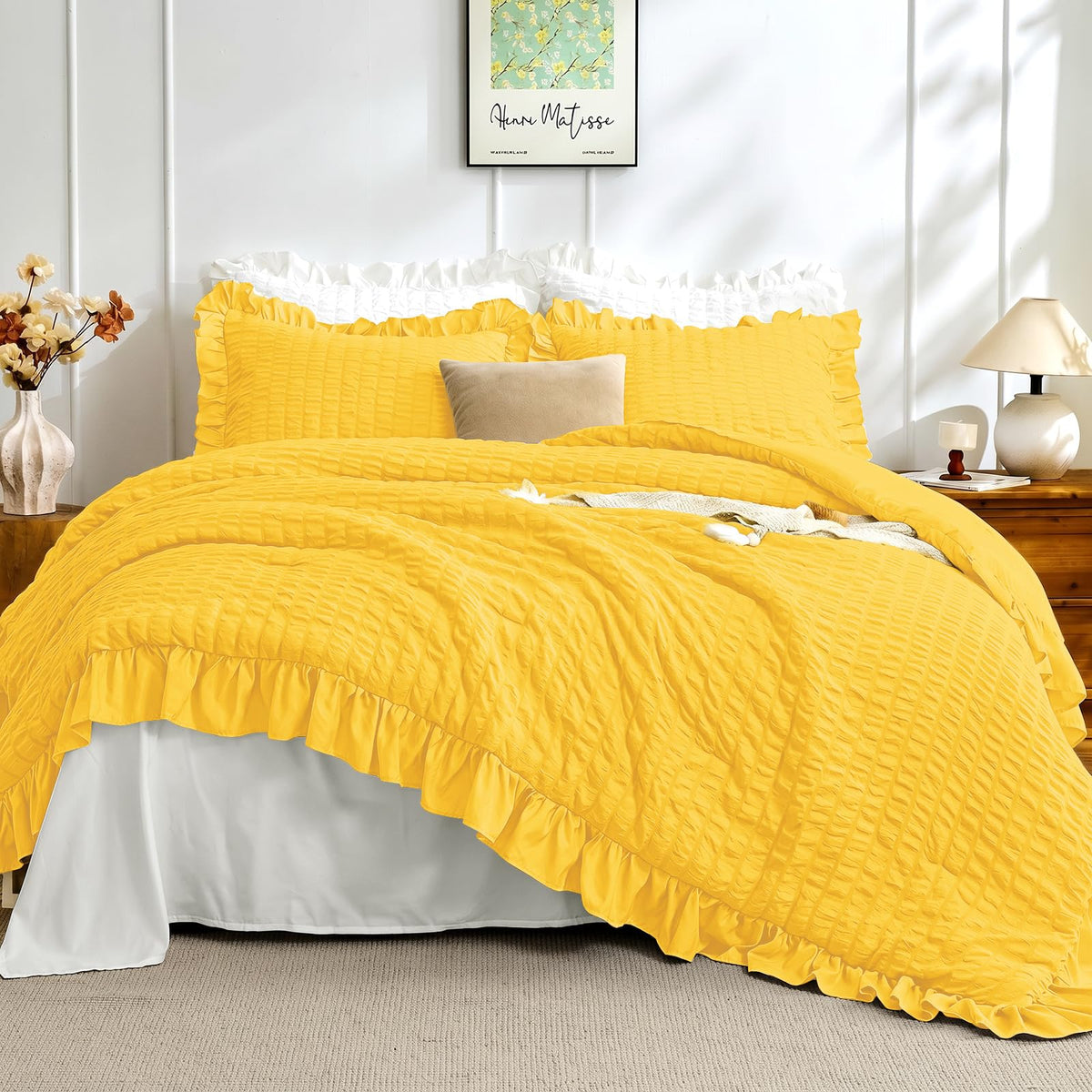 JOLLYVOGUE White Comforters Queen Size, 3 Pieces Ruffle Seersucker Queen Comforter Set for All Season, Lightweight Soft Shabby Chic Bedding Sets for Women（1 Comforter, 2 Pillowshams）