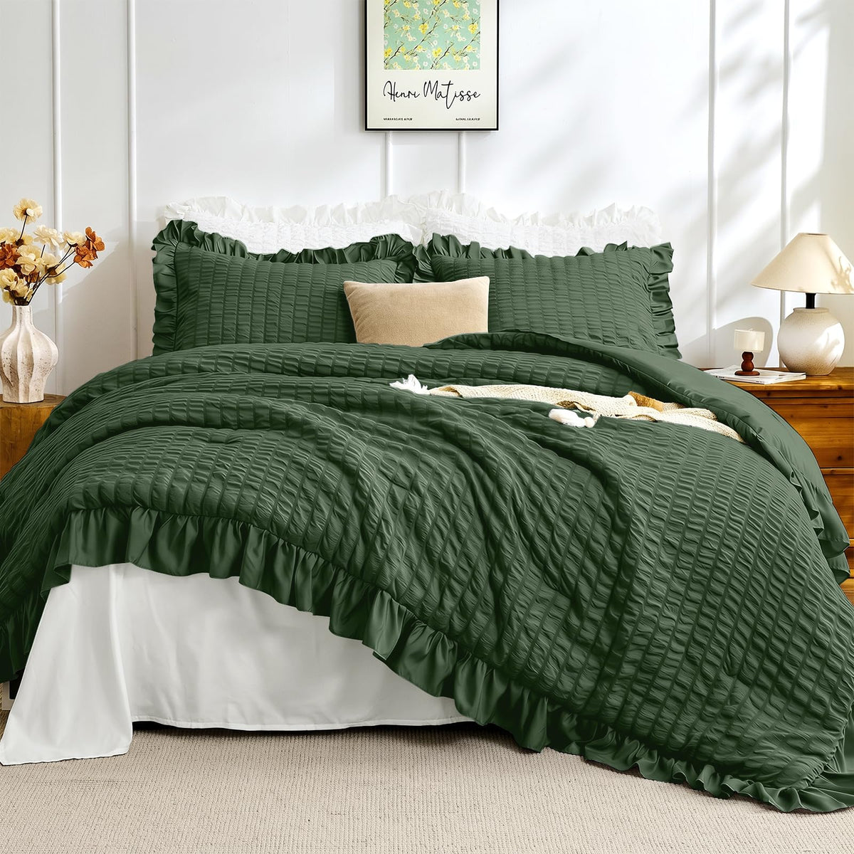 JOLLYVOGUE White Comforters Queen Size, 3 Pieces Ruffle Seersucker Queen Comforter Set for All Season, Lightweight Soft Shabby Chic Bedding Sets for Women（1 Comforter, 2 Pillowshams）