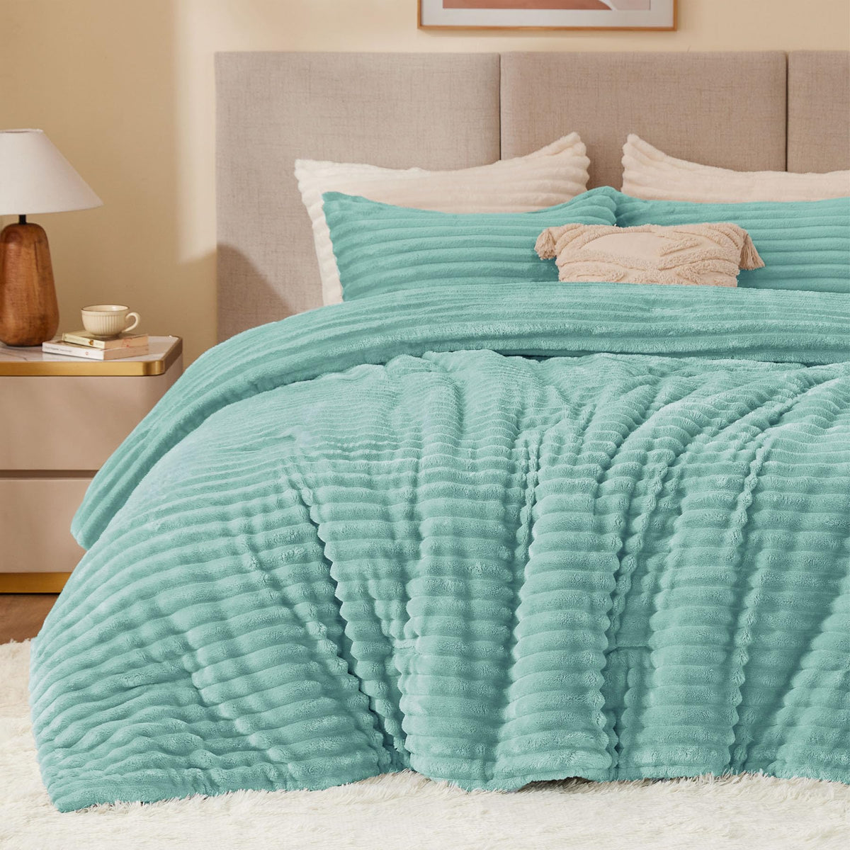 BEDELITE Fleece Queen Comforter Set, Fluffy Bed Set, Cream White