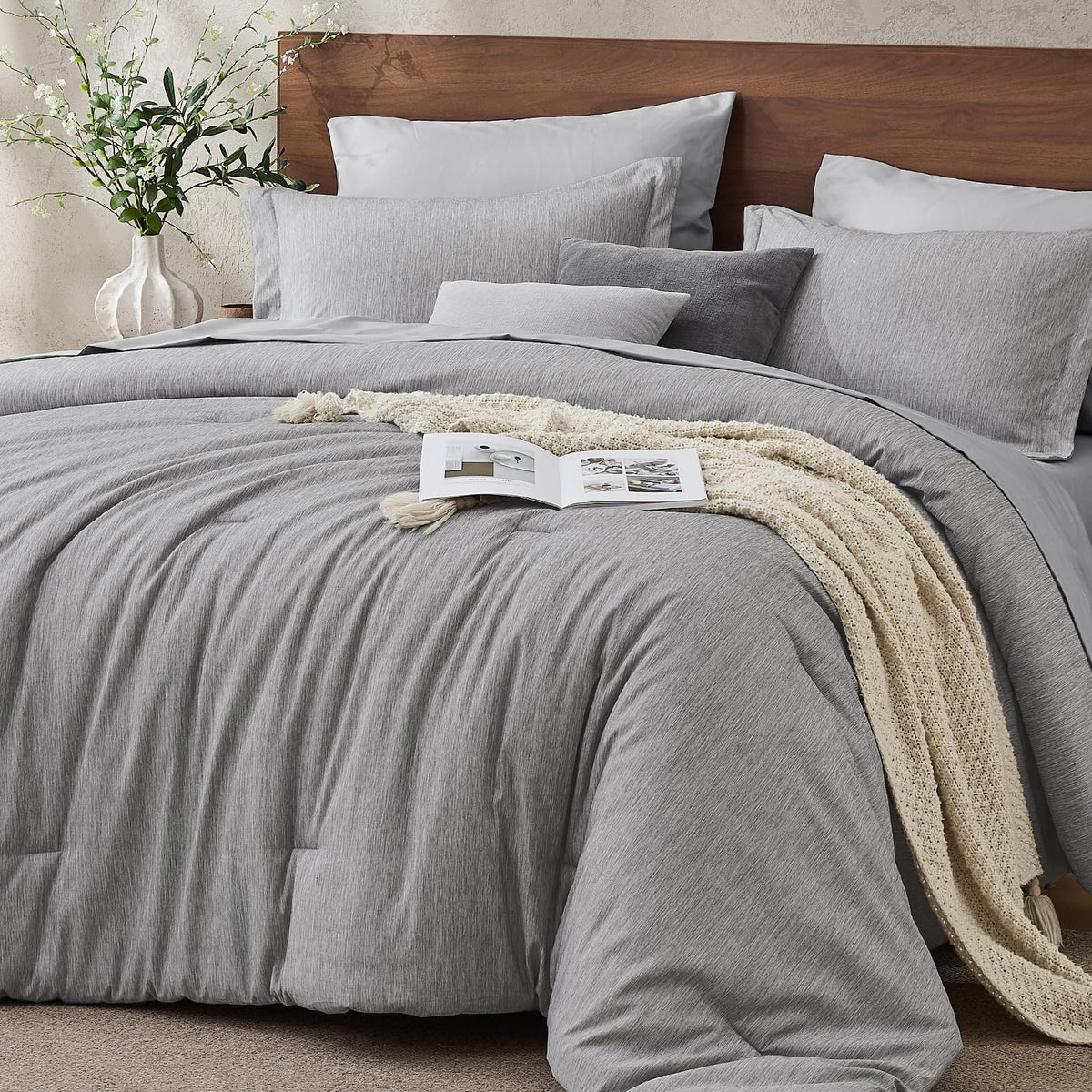 JOLLYVOGUE Queen Comforter Set 7 Pieces Dark Green, Cationic Dyeing Bed in a Bag Queen, Double-Tone Bedding Set with Down Alternative Comforter, Sheets, Pillowcases & Shams