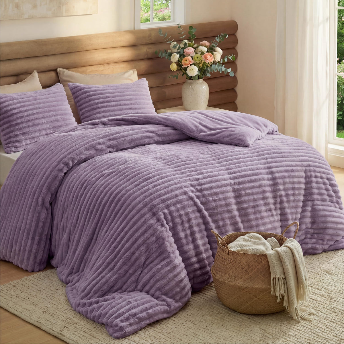 Bedsure Large Queen Fluffy Comforter Set, Cozy Fleece Cream White Bedding