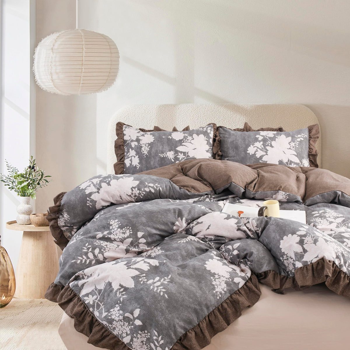 Oli Anderson King Comforter Set, Ruffle Floral Bedding Set, 3 Pieces, Blue