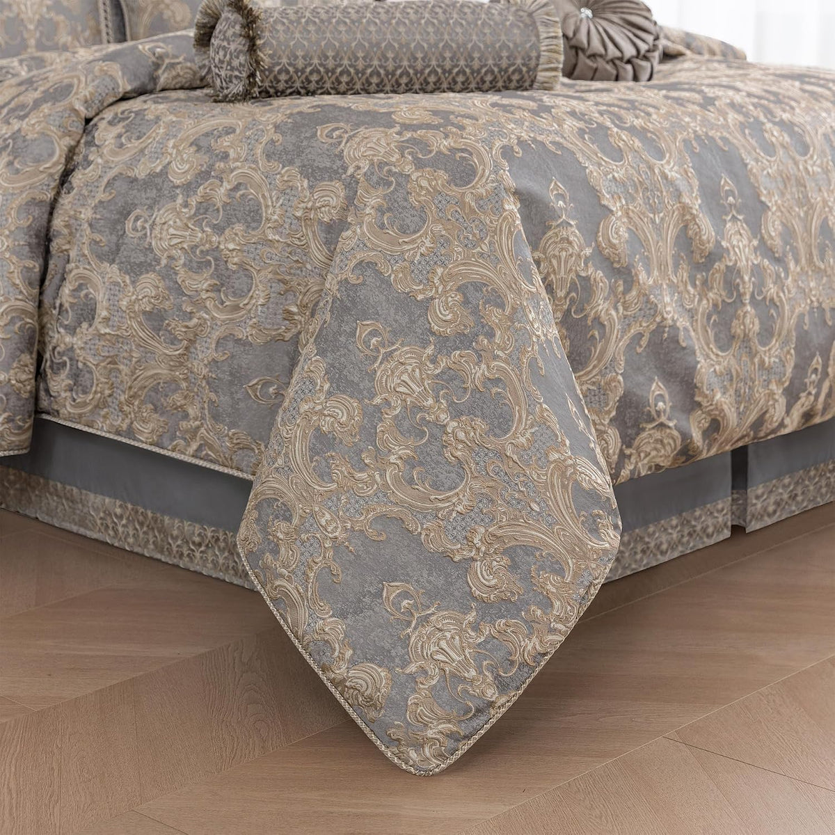 Loom and Mill 9-Piece Luxury Jacquard Comforter Set, Gray+Beige Brown, King