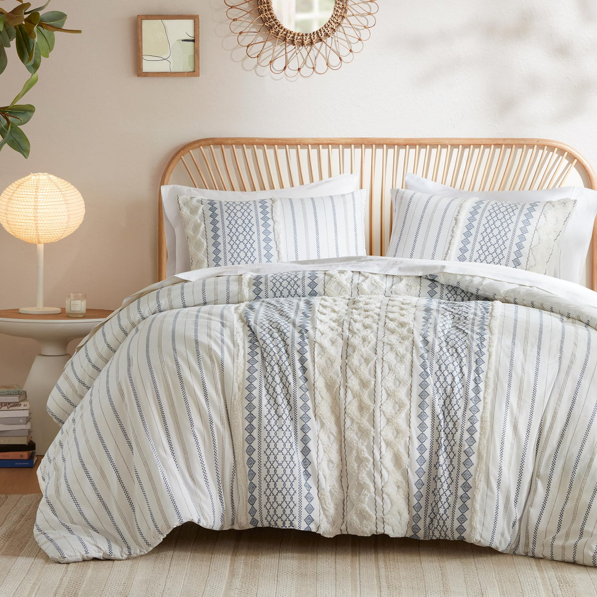 INK+IVY King Comforter Set, Boho Comforters, Breathable Cotton Bed Set, All Season Modern Chenille Tufted Comforter with Farmhouse Bedding Flare, Gifts for Women, Ivory 3 Piece