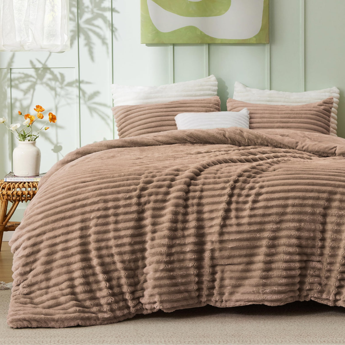 Bedsure Large Queen Fluffy Comforter Set, Cozy Fleece Cream White Bedding