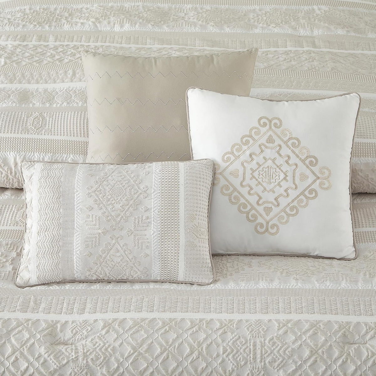 LANCO MODERN LIFESTYLE 7 Piece King Comforter Set, Beige, Elegant Jacquard with Patchwork, Stylish and Cozy Bedding Collection, Premium Bedding Set with Bedskirt, Shams and Pillows