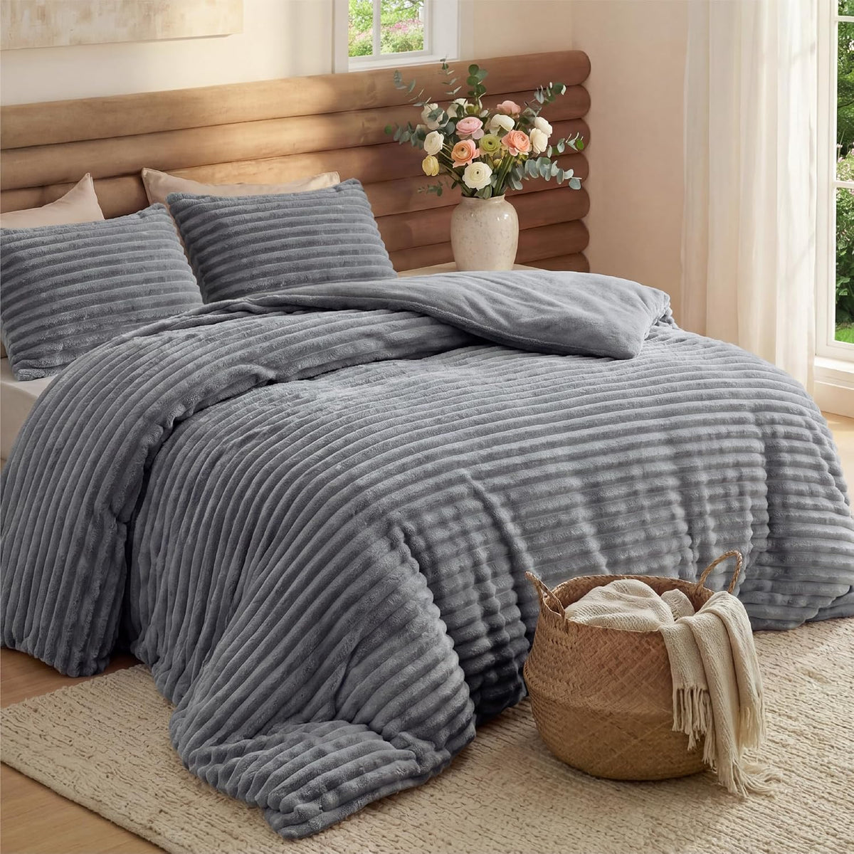 Bedsure Large Queen Fluffy Comforter Set, Cozy Fleece Cream White Bedding