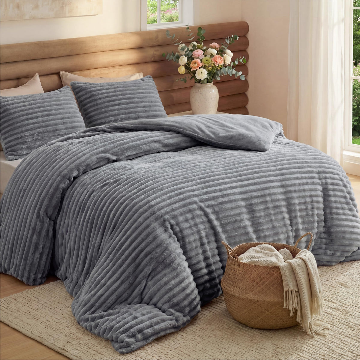 Bedsure Large Queen Fluffy Comforter Set, Cozy Fleece Cream White Bedding