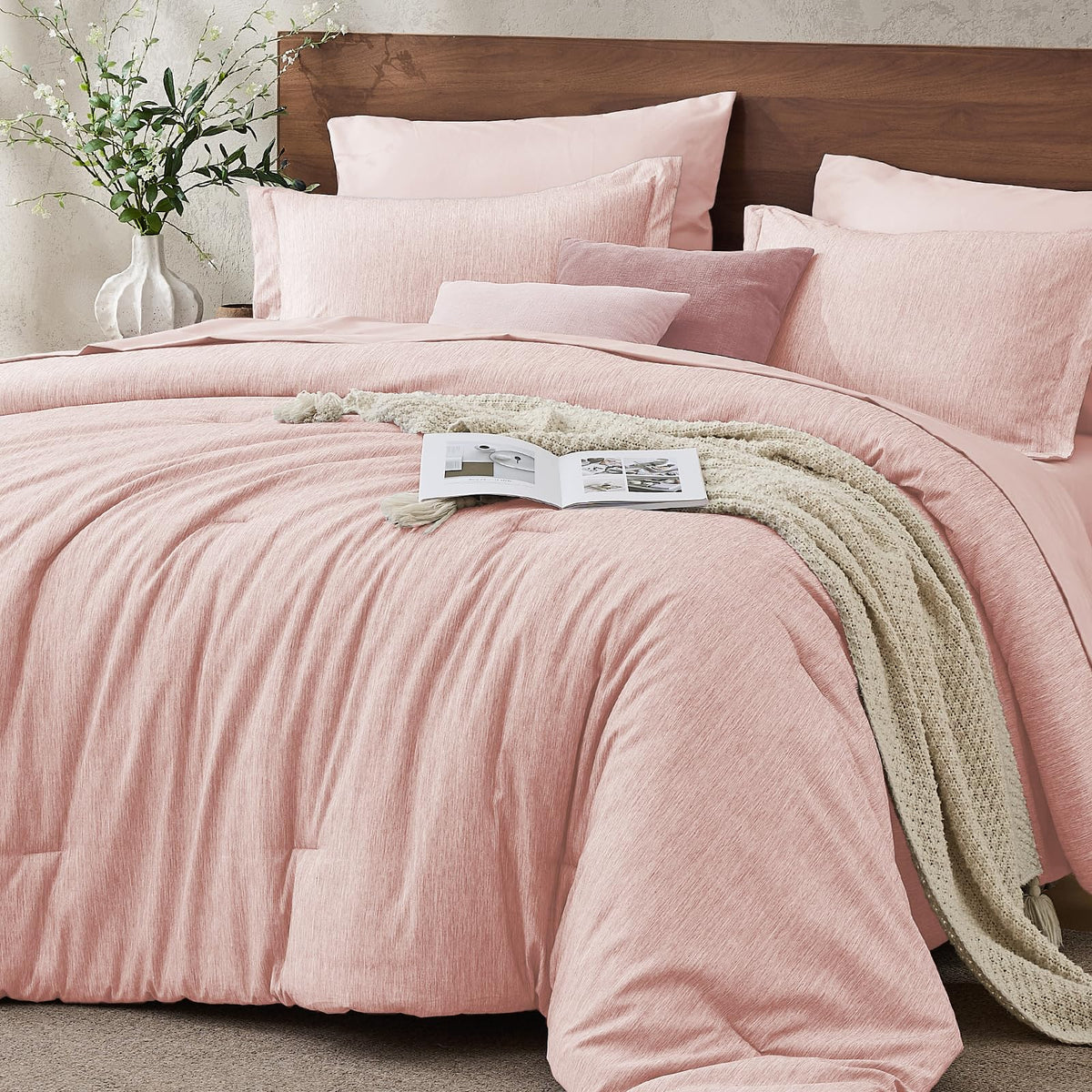 JOLLYVOGUE Queen Comforter Set 7 Pieces Dark Green, Cationic Dyeing Bed in a Bag Queen, Double-Tone Bedding Set with Down Alternative Comforter, Sheets, Pillowcases & Shams